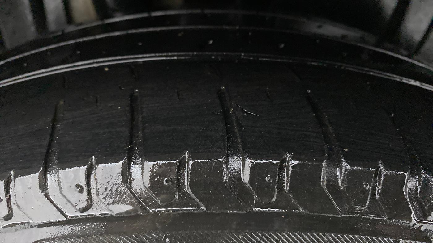 2019 Maruti XL6 ALPHA AT SHVS, Petrol, Automatic, 20,429 km, Right Rear Tyre Tread