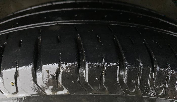 2019 Maruti XL6 ALPHA AT SHVS, Petrol, Automatic, 20,429 km, Right Front Tyre Tread