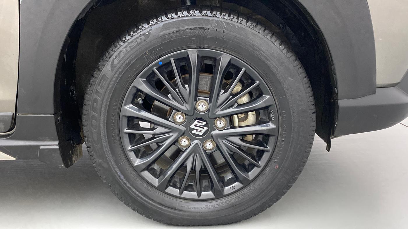 2019 Maruti XL6 ALPHA AT SHVS, Petrol, Automatic, 20,429 km, Right Front Wheel