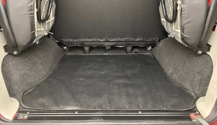 2014 Mahindra Scorpio S10, Diesel, Manual, 42,284 km, Boot Inside