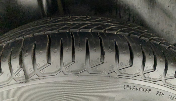 2011 Maruti Swift Dzire VXI, Petrol, Manual, 71,515 km, Right Rear Tyre Tread