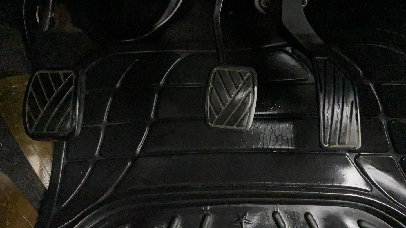 2011 Maruti Swift Dzire VXI, Petrol, Manual, 71,515 km, Pedals