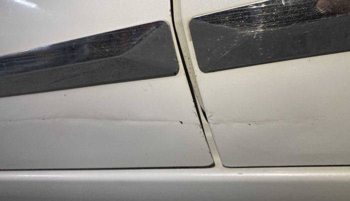 2019 Maruti Swift VXI, Petrol, Manual, 73,938 km, Front passenger door - Slightly dented