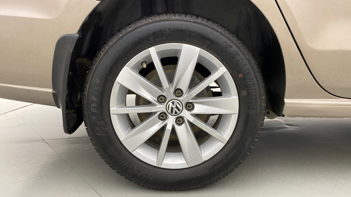 2016 Volkswagen Vento COMFORTLINE MT PETROL, Petrol, Manual, 51,170 km, Right Rear Wheel