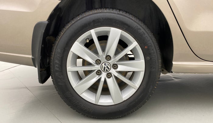2016 Volkswagen Vento COMFORTLINE MT PETROL, Petrol, Manual, 51,170 km, Right Rear Wheel