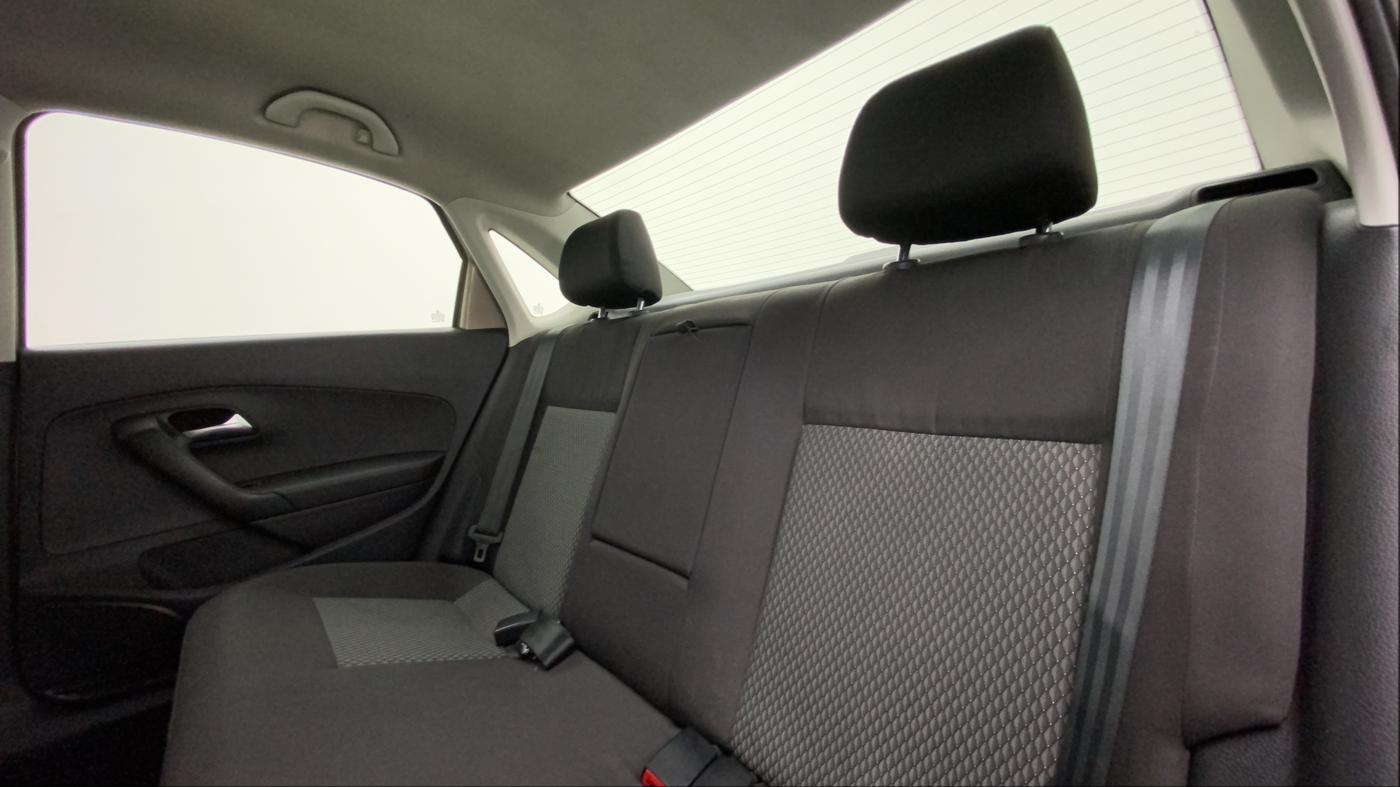 2016 Volkswagen Vento COMFORTLINE MT PETROL, Petrol, Manual, 51,170 km, Right Side Rear Door Cabin