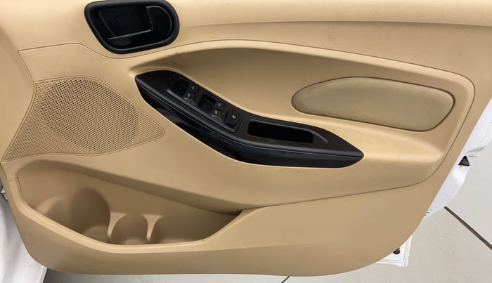 2016 Ford Figo Aspire 1.5 TREND DIESEL, Diesel, Manual, 72,092 km, Driver Side Door Panels Controls