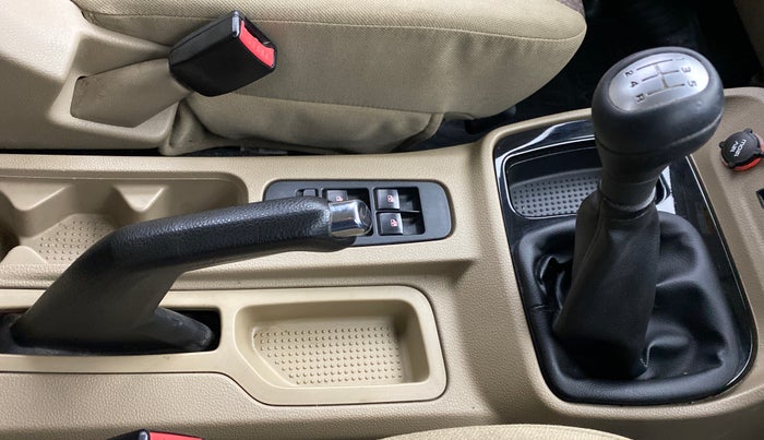 2015 Mahindra TUV300 T8, Diesel, Manual, 55,960 km, Gear Lever