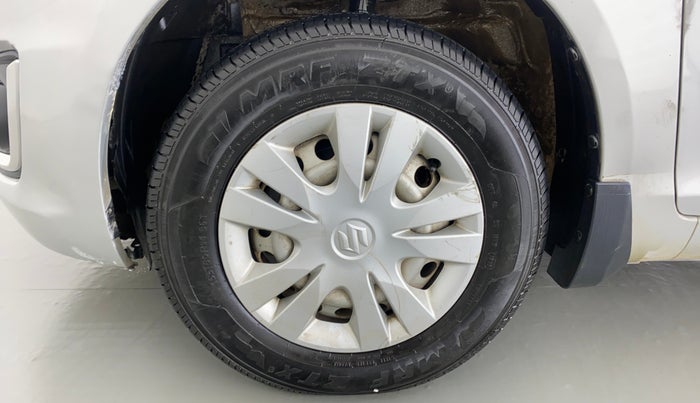 2015 Maruti Swift LXI D, Petrol, Manual, 68,319 km, Left Front Wheel