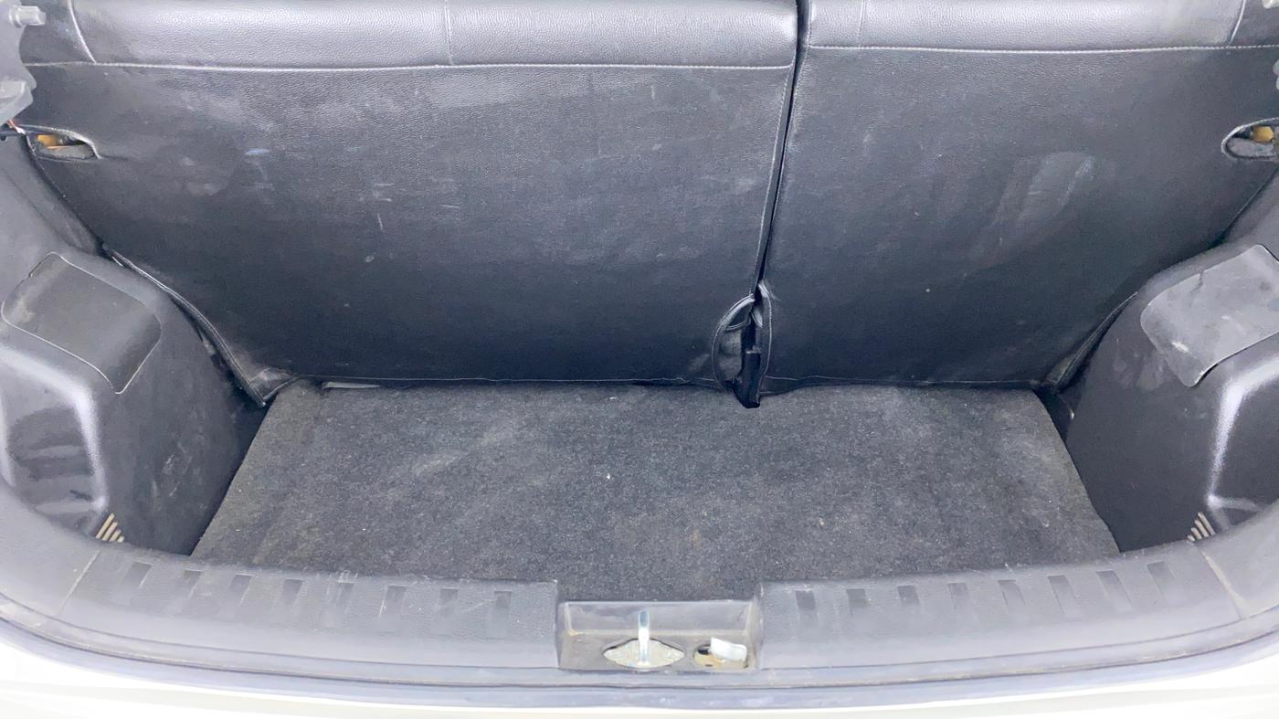 2015 Maruti Swift LXI D, Petrol, Manual, 68,319 km, Boot Inside