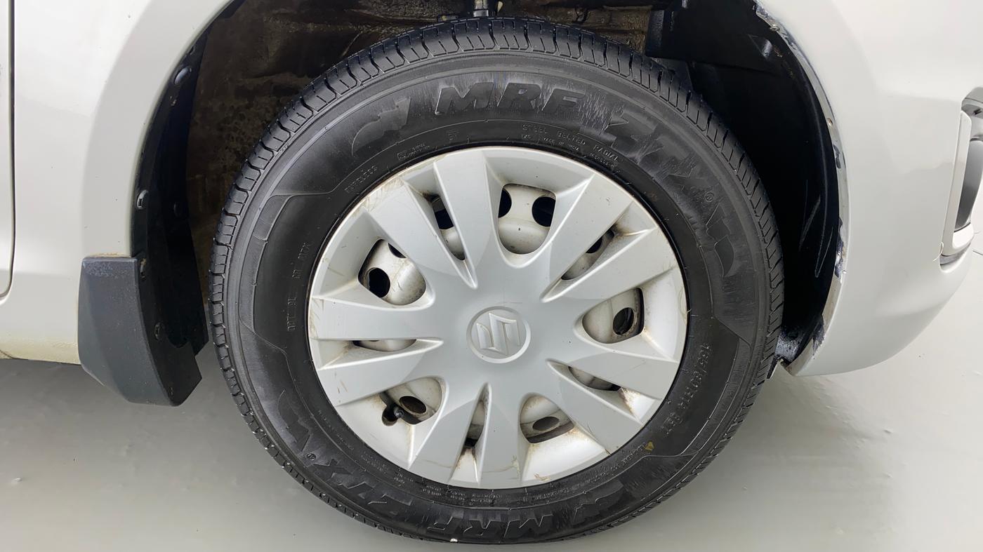 2015 Maruti Swift LXI D, Petrol, Manual, 68,319 km, Right Front Wheel