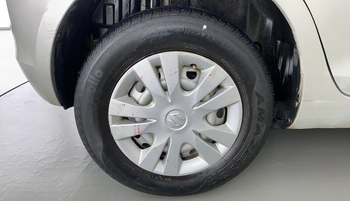 2015 Maruti Swift LXI D, Petrol, Manual, 68,319 km, Right Rear Wheel