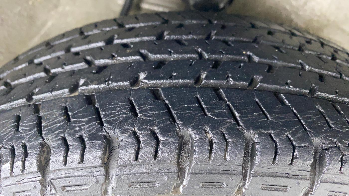 2011 Maruti Alto K10 VXI P, Petrol, Manual, 39,093 km, Right Front Tyre Tread