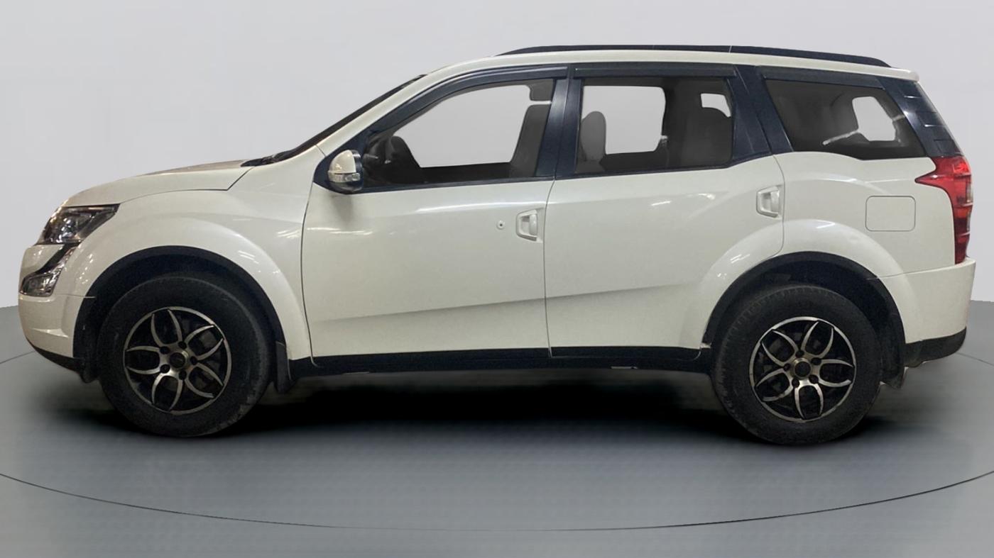 2016 Mahindra XUV500 W6 4X2, Diesel, Manual, 78,794 km, Left Side