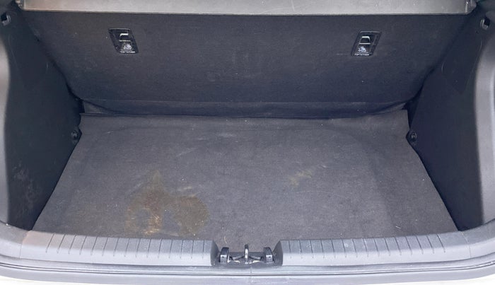 2018 Hyundai Elite i20 ASTA 1.2 (O), Petrol, Manual, 24,193 km, Boot Inside