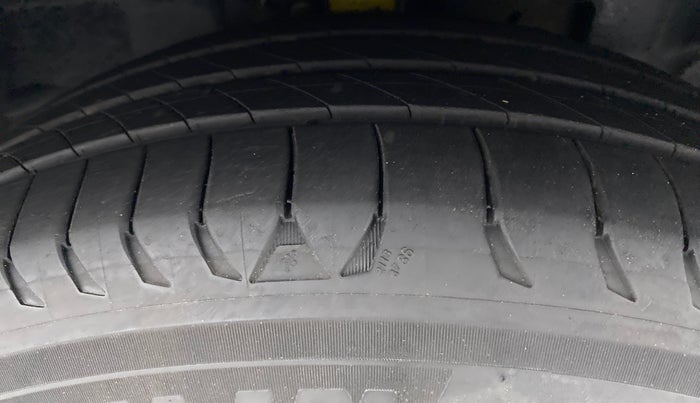 2017 Ford Ecosport 1.5 TITANIUM TI VCT, Petrol, Manual, 93,262 km, Right Front Tyre Tread