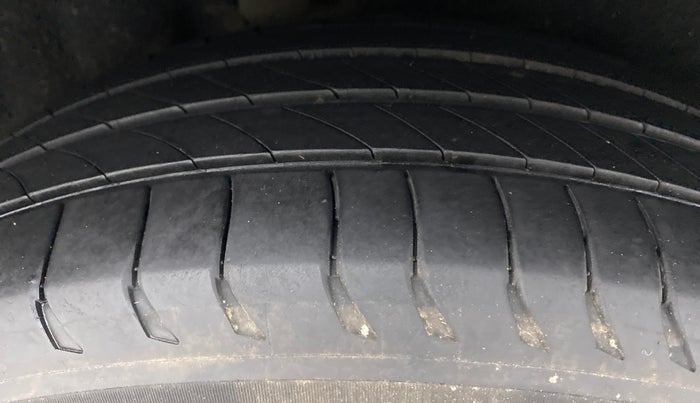 2017 Ford Ecosport 1.5 TITANIUM TI VCT, Petrol, Manual, 93,262 km, Right Rear Tyre Tread