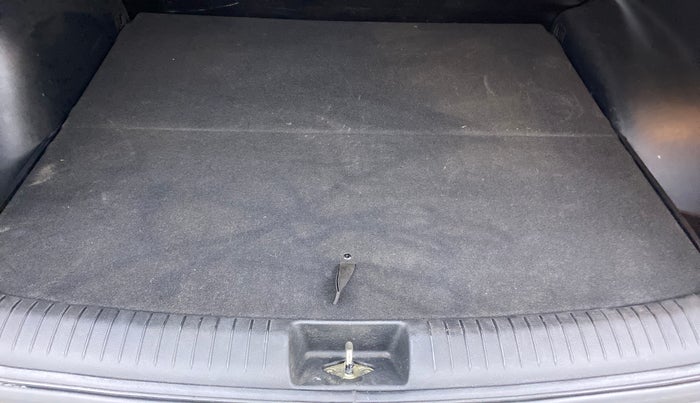 2018 Hyundai Creta 1.6 SX CRDI, Diesel, Manual, 74,507 km, Boot Inside