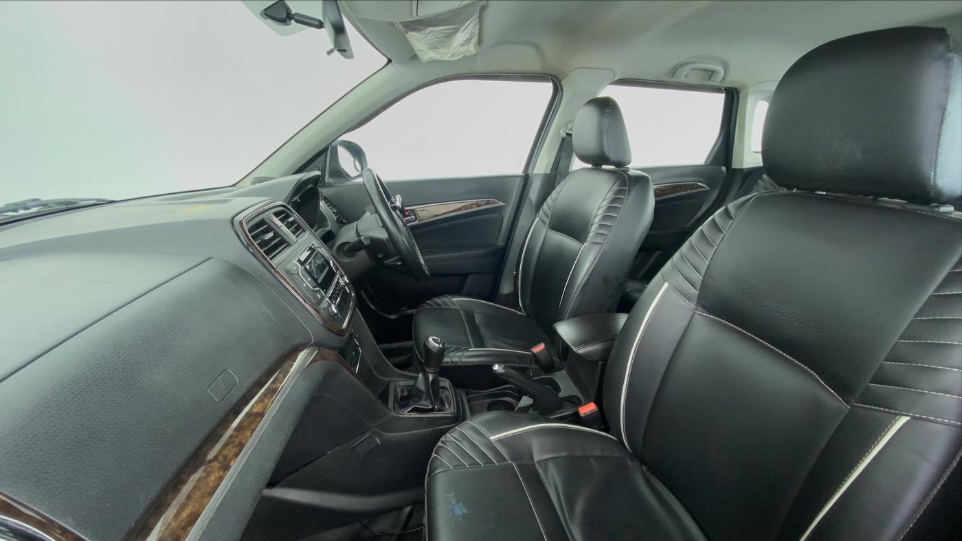 2019 Maruti Vitara Brezza ZDI, Diesel, Manual, 48,230 km, Right Side Front Door Cabin
