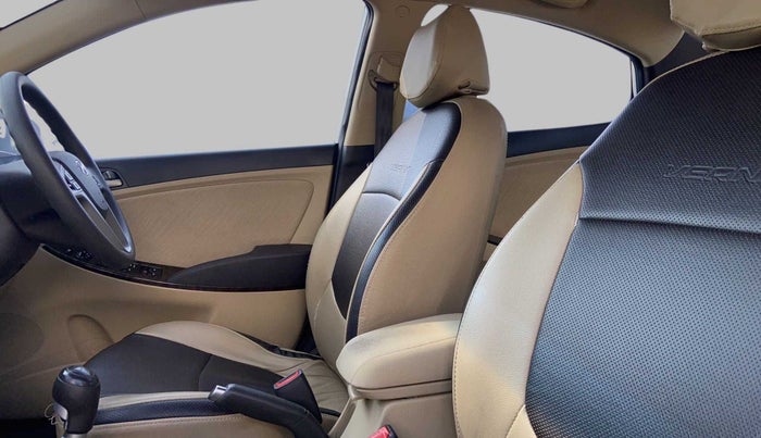 2016 Hyundai Verna FLUIDIC 1.6 SX VTVT, Petrol, Manual, 31,279 km, Right Side Front Door Cabin
