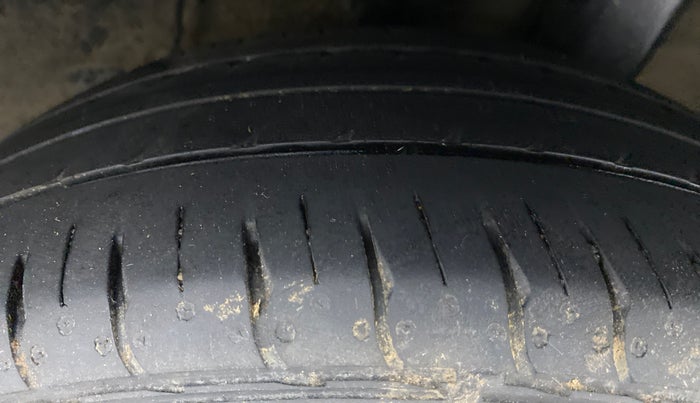 2020 Hyundai AURA SX PETROL, Petrol, Manual, 26,203 km, Left Rear Tyre Tread