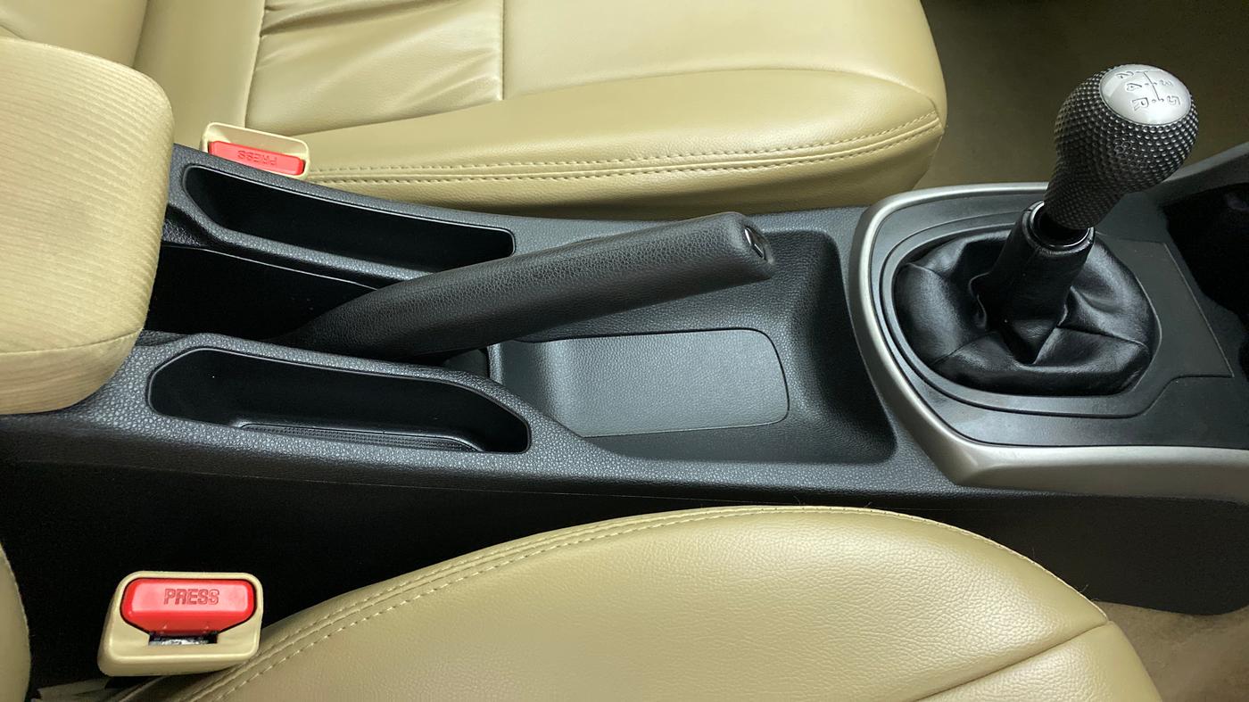 2016 Honda City V MT PETROL, Petrol, Manual, 60,441 km, Gear Lever
