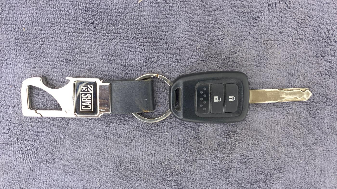 2016 Honda City V MT PETROL, Petrol, Manual, 60,441 km, Key Close Up