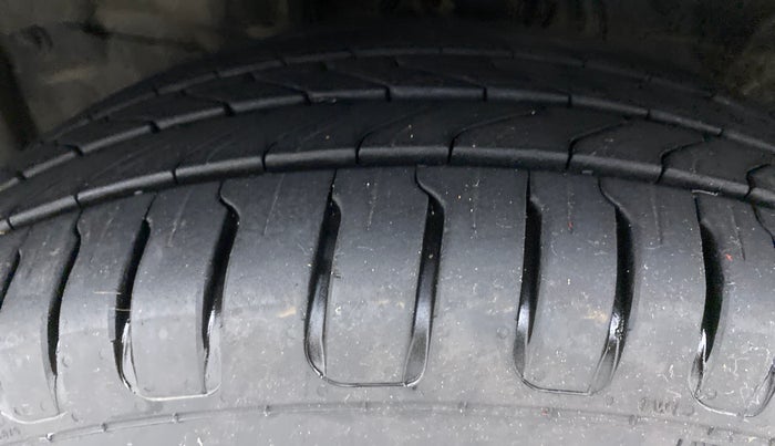 2016 Honda City V MT PETROL, Petrol, Manual, 60,441 km, Left Front Tyre Tread