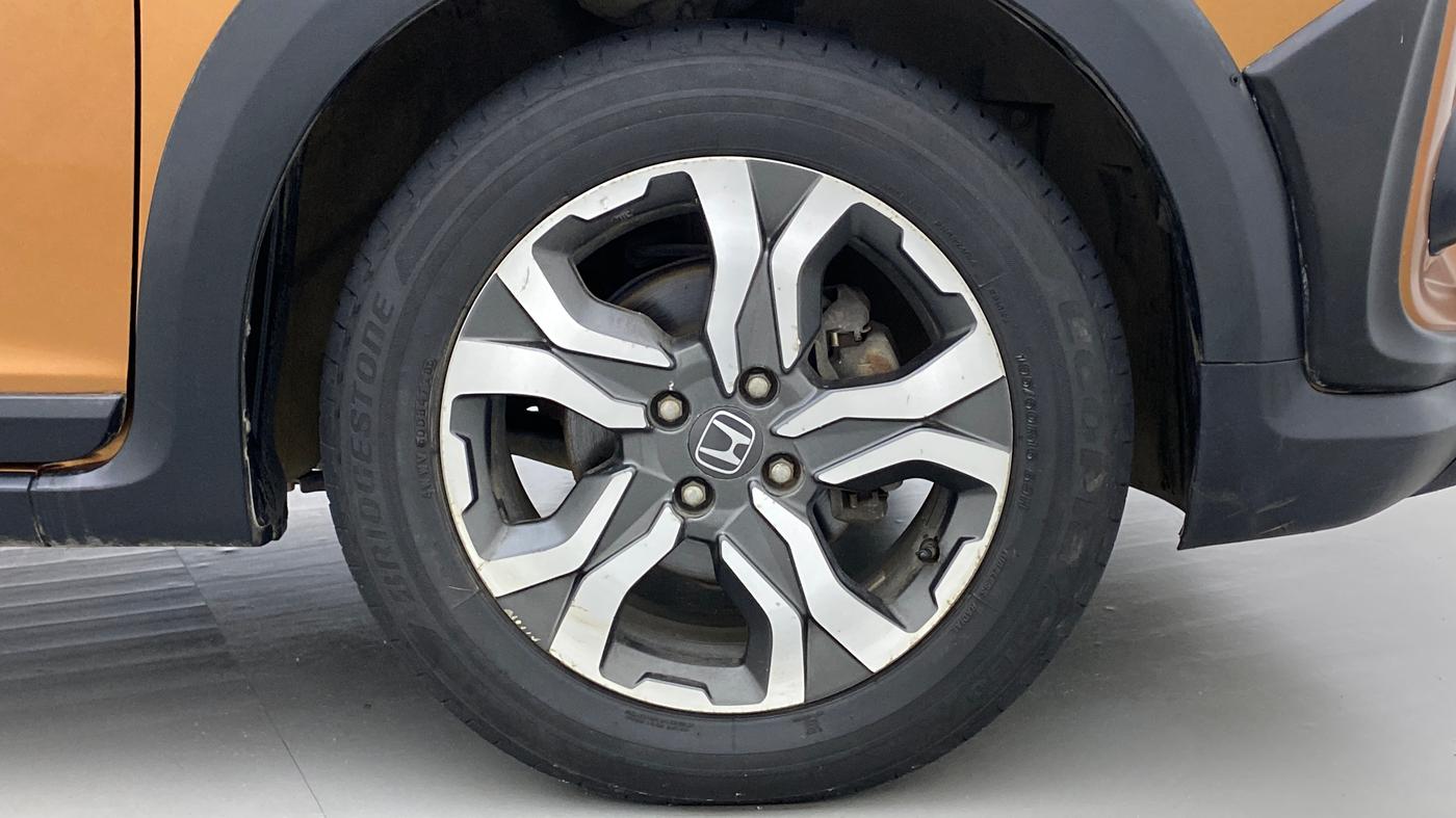 2017 Honda WR-V 1.2 i-VTEC VX MT, Petrol, Manual, 99,944 km, Right Front Wheel