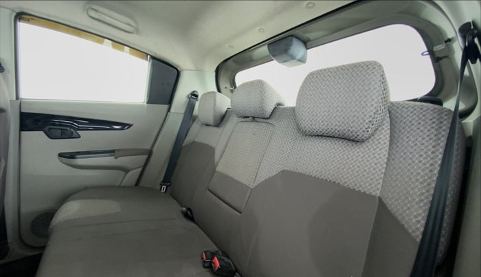 2016 Mahindra Kuv100 K6 6 STR, Petrol, Manual, 43,713 km, Right Side Rear Door Cabin