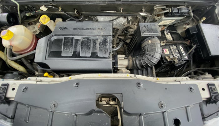 2016 Mahindra Kuv100 K6 6 STR, Petrol, Manual, 43,713 km, Open Bonet