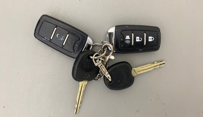 2014 Hyundai i10 MAGNA 1.1, Petrol, Manual, 48,561 km, Key Close Up