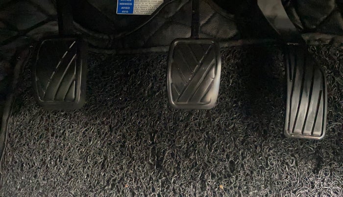 2017 Maruti Swift VDI ABS, Diesel, Manual, 1,08,722 km, Pedals