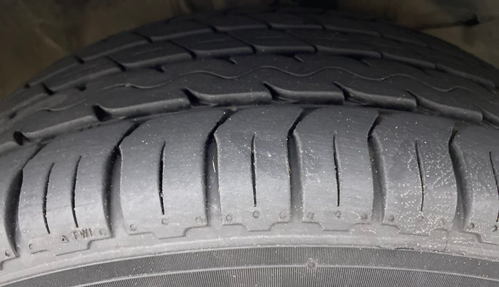 2016 Honda City V MT PETROL, Petrol, Manual, 84,776 km, Right Front Tyre Tread