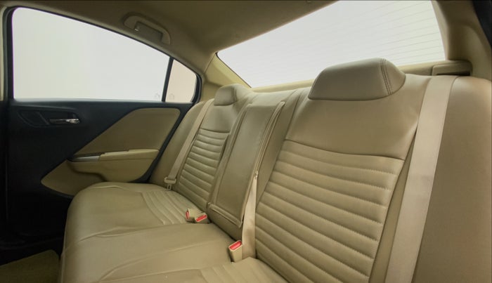 2016 Honda City V MT PETROL, Petrol, Manual, 84,776 km, Right Side Rear Door Cabin