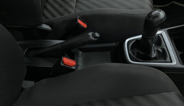 2019 Maruti Swift LXI, Petrol, Manual, 44,125 km, Gear Lever