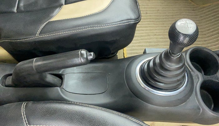 2013 Honda Brio 1.2 V MT I VTEC, CNG, Manual, 33,598 km, Gear Lever