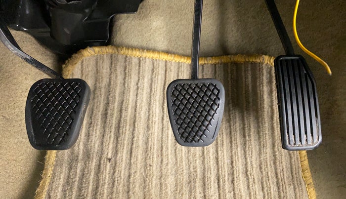 2013 Honda Brio 1.2 V MT I VTEC, CNG, Manual, 33,598 km, Pedals