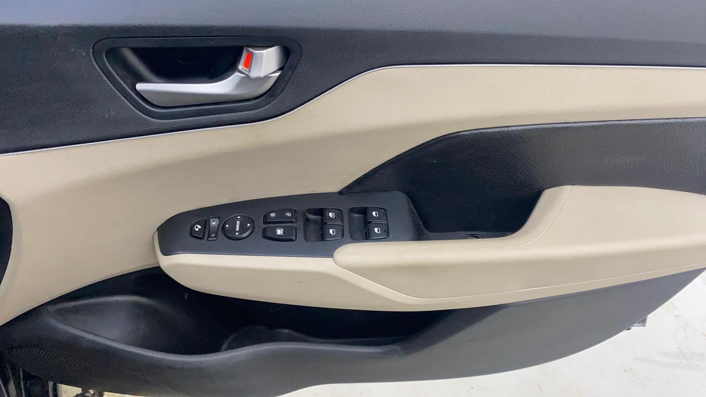 2020 Hyundai Verna SX 1.5 VTVT IVT, Petrol, Automatic, 95,995 km, Driver Side Door Panels Control