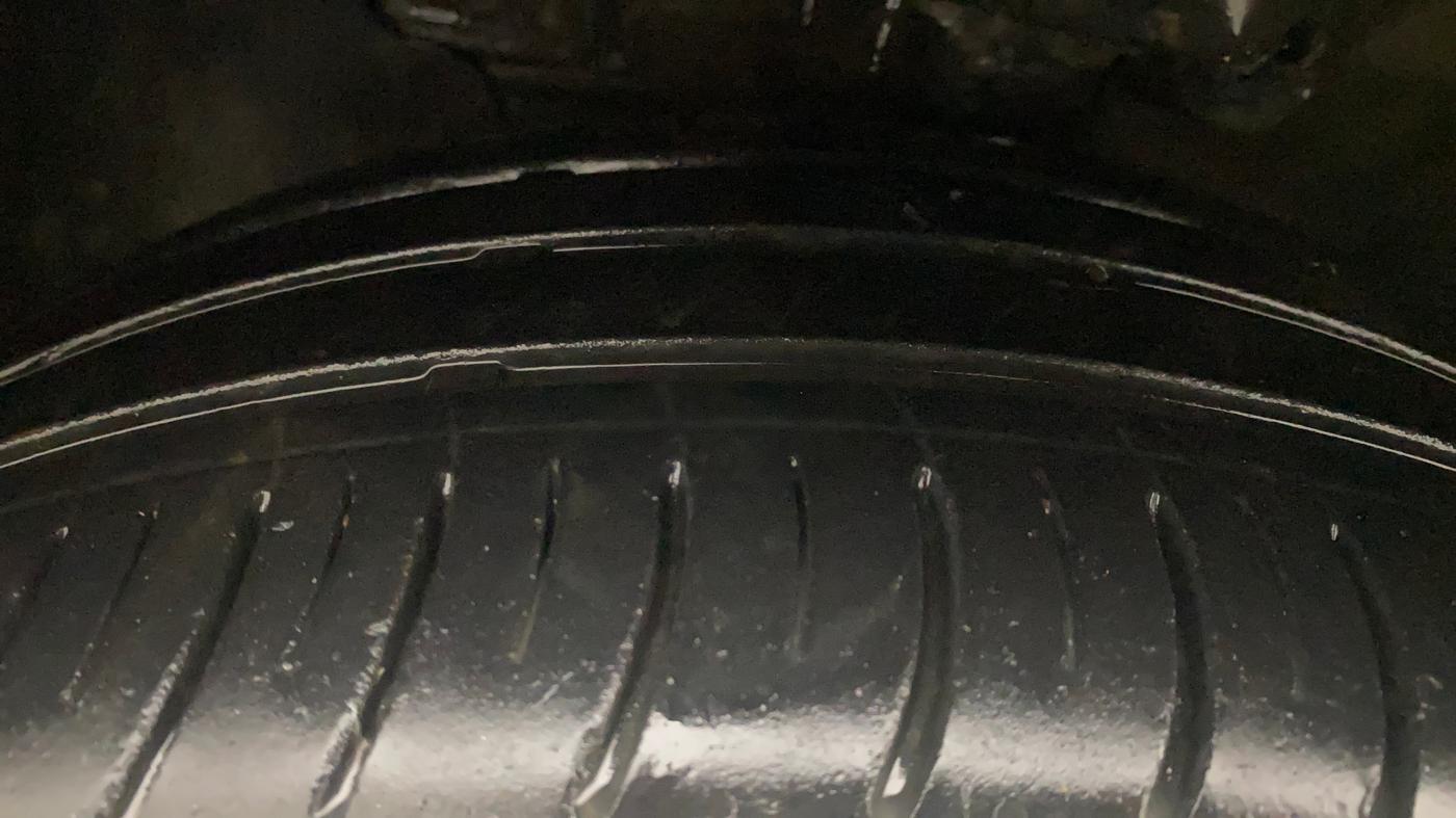 2020 Hyundai Verna SX 1.5 VTVT IVT, Petrol, Automatic, 95,995 km, Left Front Tyre Tread