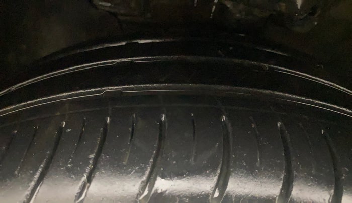 2020 Hyundai Verna SX 1.5 VTVT IVT, Petrol, Automatic, 95,956 km, Left Front Tyre Tread