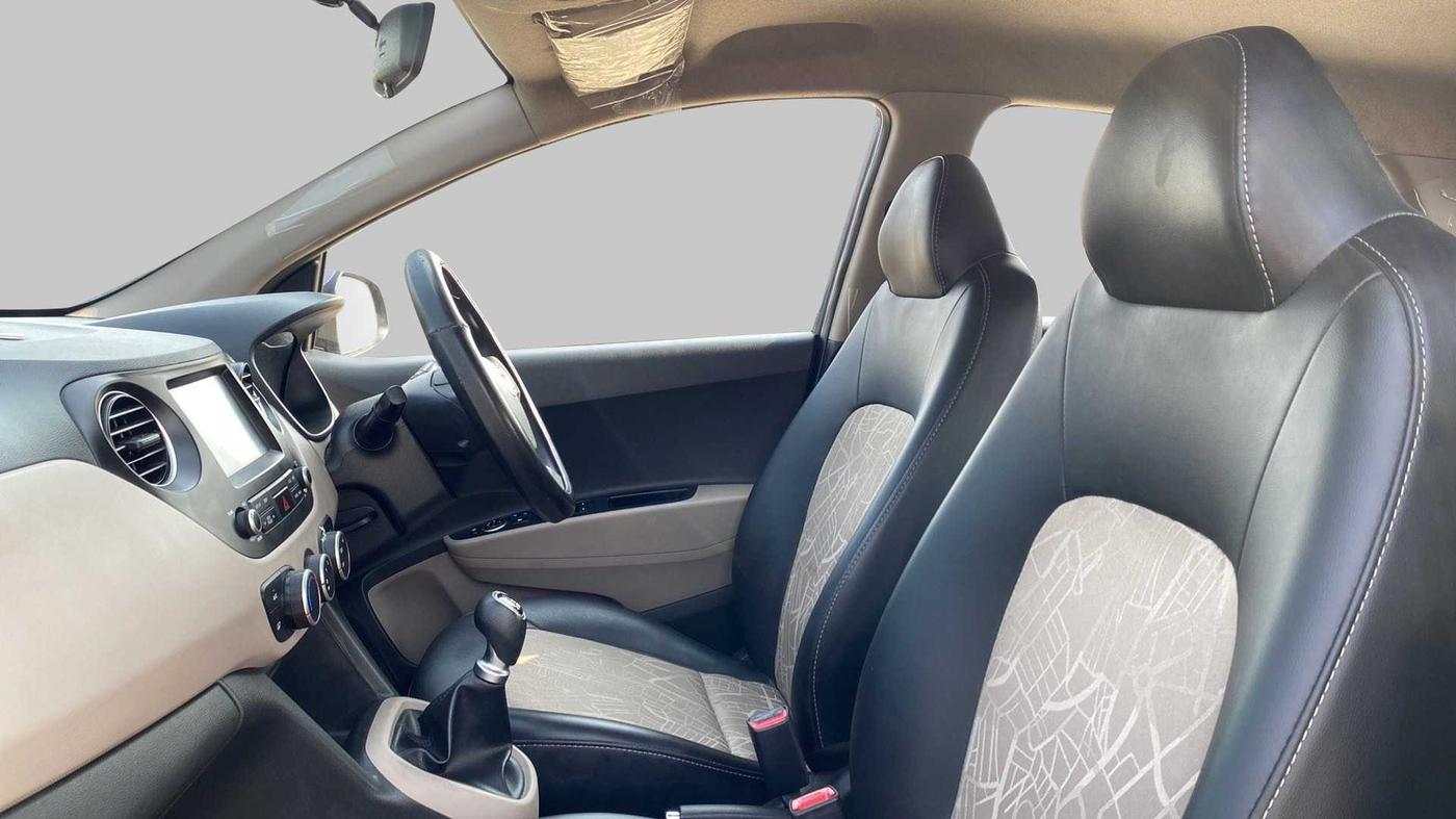 2019 Hyundai Grand i10 SPORTZ 1.2 KAPPA VTVT, Petrol, Manual, 10,392 km, Right Side Front Door Cabin