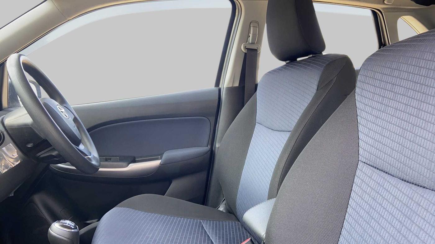 2021 Toyota Glanza G MT PETROL, Petrol, Manual, 10,902 km, Right Side Front Door Cabin