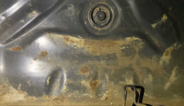 2017 Maruti Dzire ZXI, Petrol, Manual, 72,173 km, Boot floor - Slight discoloration