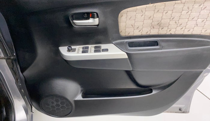 2016 Maruti Wagon R 1.0 VXI AMT, Petrol, Automatic, 85,941 km, Driver Side Door Panels Control