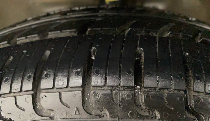 2016 Maruti Wagon R 1.0 VXI AMT, Petrol, Automatic, 85,941 km, Left Front Tyre Tread