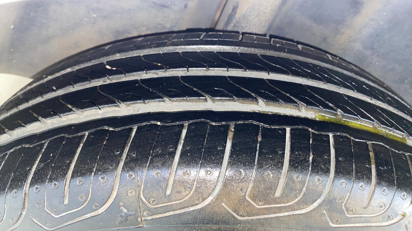 2014 Skoda Rapid 1.5 TDI CR ELEGANCE PLUS AT, Diesel, Automatic, 81,573 km, Right Rear Tyre Tread