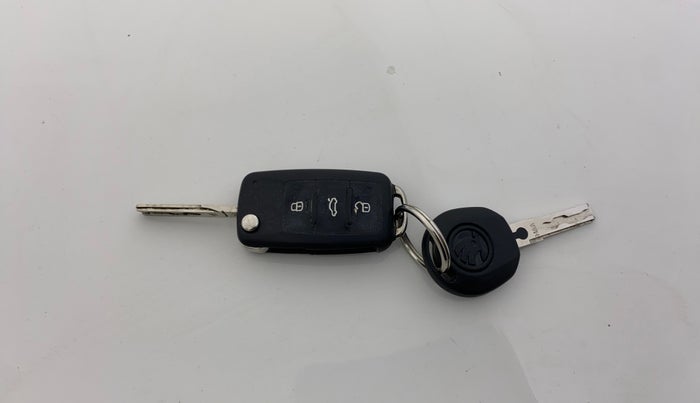 2014 Skoda Rapid 1.5 TDI CR ELEGANCE PLUS AT, Diesel, Automatic, 81,458 km, Key Close Up