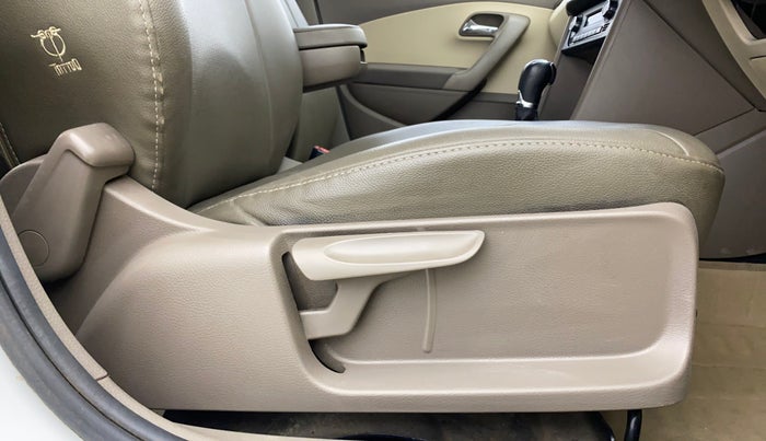 2014 Skoda Rapid 1.5 TDI CR ELEGANCE PLUS AT, Diesel, Automatic, 81,458 km, Driver Side Adjustment Panel