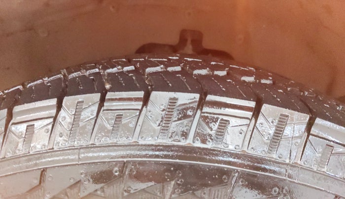 2023 Mahindra Thar LX P 2WD AT HT, Petrol, Automatic, 14,549 km, Right Front Tyre Tread